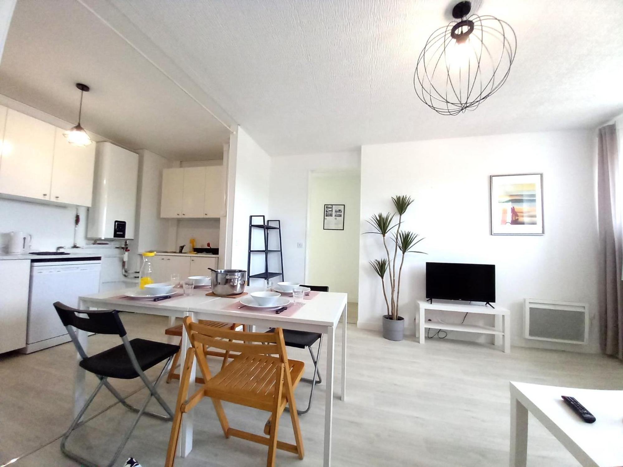 St-Quentin-En-Yvelines Plusieurs Appartements Avec Parking Trappes Værelse billede